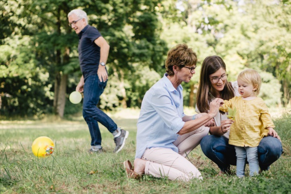 Familienfotos im Sommer in Darmstadt im Park – Foto 10